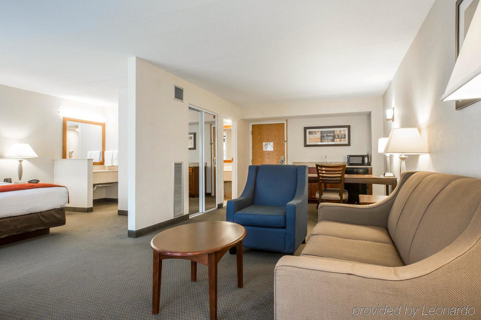 Comfort Suites South Burlington Near University المظهر الخارجي الصورة