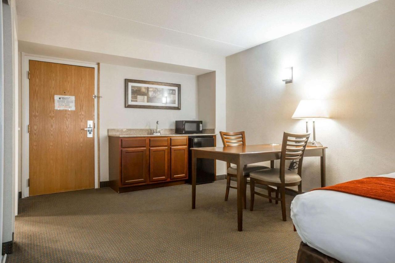 Comfort Suites South Burlington Near University المظهر الخارجي الصورة