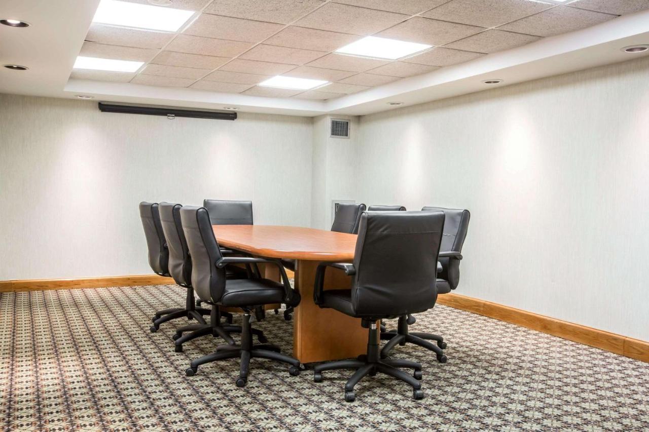 Comfort Suites South Burlington Near University المظهر الخارجي الصورة