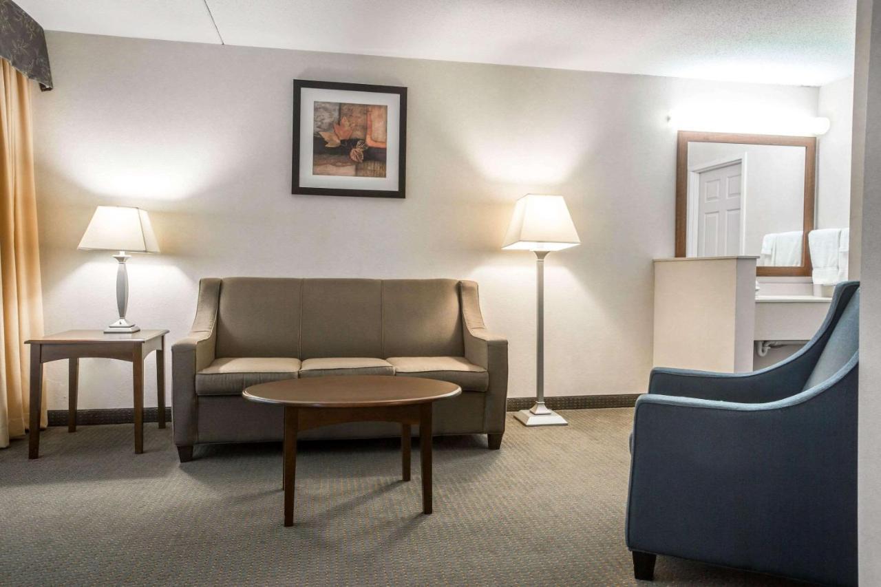 Comfort Suites South Burlington Near University المظهر الخارجي الصورة