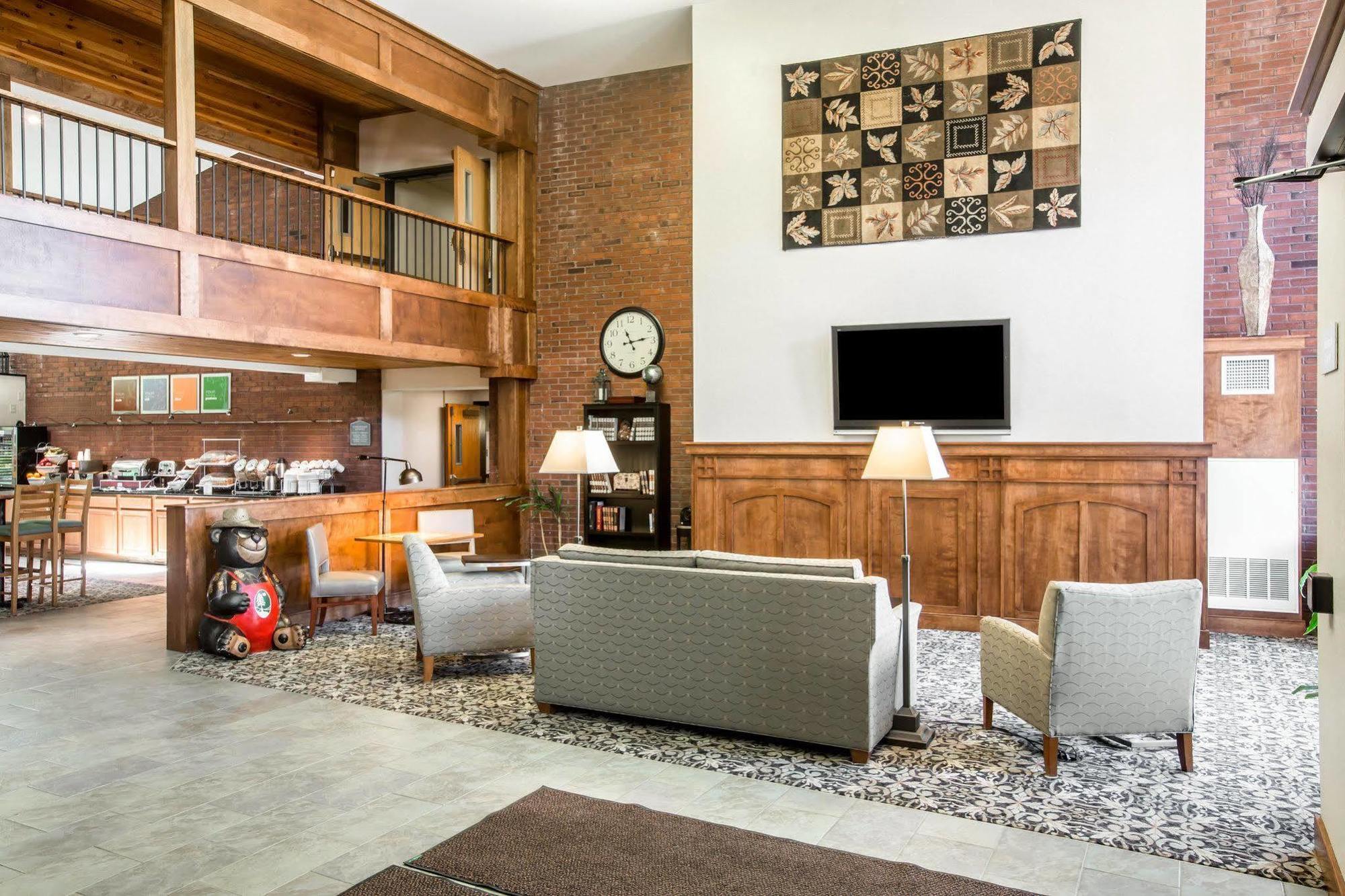 Comfort Suites South Burlington Near University المظهر الخارجي الصورة